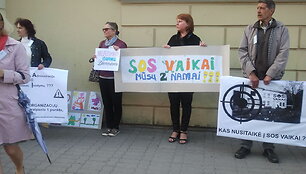 Protestas prie&scaron; vaikų dienos centro i&scaron;kraustymą Klaipėdoje 