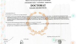 Stanislovas Tomas teigia, kad Paryžiaus Sorbonnos universitete apsigynė disertaciją