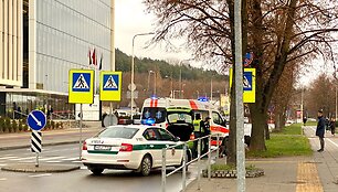 Vilniuje Saltoni&scaron;kių gatvės perėjoje partrenktas žmogus