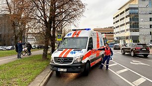 Vilniuje Saltoni&scaron;kių gatvės perėjoje partrenktas žmogus