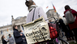 Protestai prie&scaron; vie&scaron;ojo gyvenimo apribojimus Vokietijoje