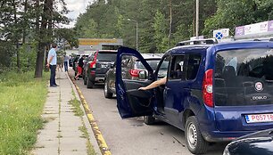 Automobilių eilės prie &bdquo;Regitros&ldquo;