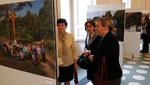 Arūno Baltėno fotografijų paroda &bdquo;Kataliki&scaron;kas liaudies pamaldumas Lietuvoje&ldquo; Vatikano universiteto bibliotekoje