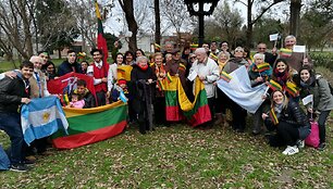 &bdquo;Tauti&scaron;kos giesmės&ldquo; giedojimas Berise
