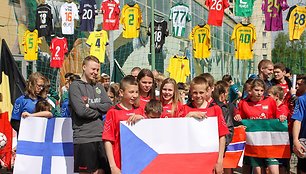 Jubiliejiniame vaikų globos namų turnyre – Lietuvos rinktinės futbolininkų dėmesys 