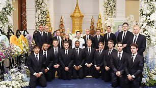 "Leicester City" futbolininkai lankosi žuvusio klubo savininko laidotuvėse