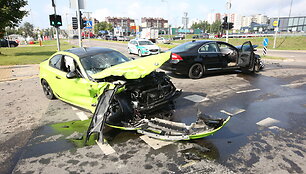 &bdquo;BMW&ldquo; ir &bdquo;Volvo&ldquo; avarija Vilniuje S.Nėries gatvėje