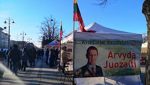 A.Juozaičio rinkiminio štabo palapinė Lukiškių aikštėje šeštadienį