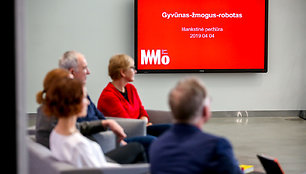 Spaudos konferencija Mo muziejuje pristatant parodą „Gyvūnas-žmogus-robotas“