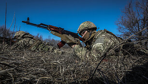 Fraikor kariai &ndash; savanoriai treniruojasi poligone netoli Charkovo (Ukraina)