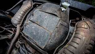 Patekęs į avariją kontrabandininkų žvalgų automobilis