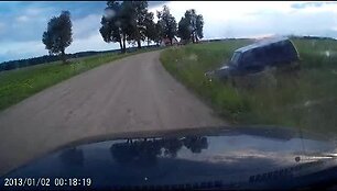 kontrabandininku-automobilio-persekiojimas