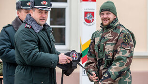 Naujų tarnybinių &scaron;unų perdavimo kinologams ceremonija VSAT būstinėje