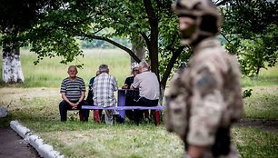 Ukrainos fronte esančio miestelio kasdienybė