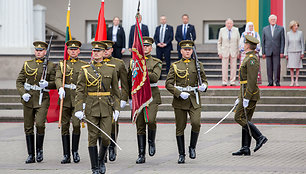 Valstybės vėliavų pakėlimo ceremonija