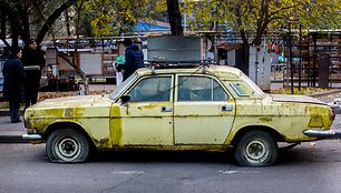 Tbilisio centre stovintis automobilis – sandėlys