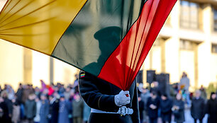 Valstybės vėliavos pakėlimo ceremonija Nepriklausomybės aik&scaron;tėje