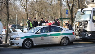 Antakalnio gatvėje susidūrė 4 automobiliai