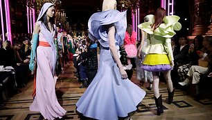 &bdquo;Schiaparelli&ldquo; 2019 m. pavasario ir vasaros kolekcijos modelis