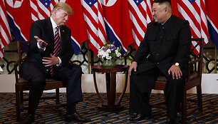 D.Trumpo ir Kim Jong Uno susitikimas Vietname