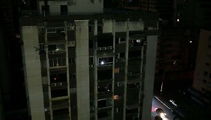 Venesuelos žmonės tebegyvena be elektros