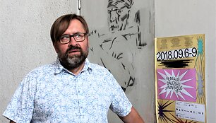 Dailininkas Linas Liandzbergis svetingai atveria duris į naująją dirbtuvę
