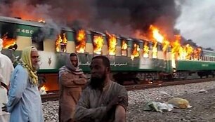 Gaisras traukinyje Pakistame