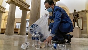 D.Trumpą palaikančių riau&scaron;ininkų nusiaubtas Kapitolijus