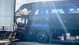 10 vaikų į Ukrainą vežusio autobuso avarija Lietuvoje