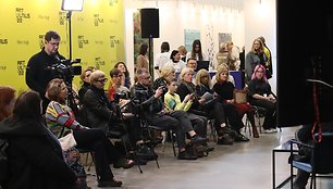 Diskusija su Ukrainos galeristais per „ArtVilnius“ mugę
