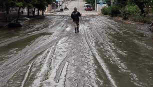 Chersone iš lėto slūgsta vanduo