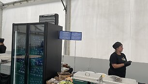 Žurnalistų poilsio ir valgymo zona NATO vir&scaron;ūnių suvažiavime