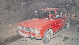 Lengvojo automobilio VAZ-2103 nuotrauka, rasta vienos dėžės dugne. Ne anksčiau kaip 1972 m.