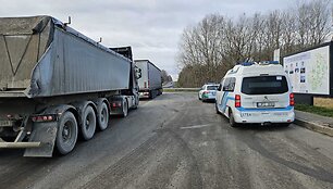 Reido metu pareigūnai tikrino stambiagabaričių automobilių vairuotojus