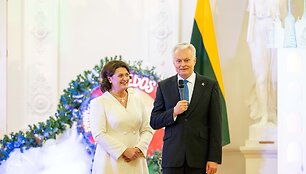 Prezidentas ir pirmoji ponia Kalėdų eglutės įžiebimo &scaron;ventėje