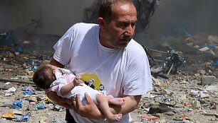 Nesaugių skeveldrinių bombų naudojamų Sirijos konflikto metu padariniai