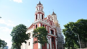 Minios vilniečių stebėjo kariljono varpų &scaron;ventinimą