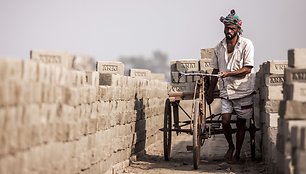 Plytų fabrikas netoli Bangladešo sostinės