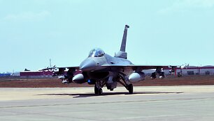 JAV naikintuvus F-16