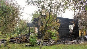 Kėdainių rajone naktį sudegė namas, žuvo žmogus