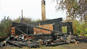 Kėdainių rajone naktį sudegė namas, žuvo žmogus