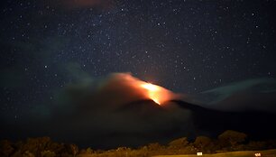 Gvatemaloje i&scaron;siveržė ugnikalnis