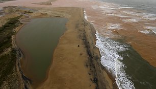 Sugriuvusios užtvankos užteršti vandenys pasiekė Atlanto vandenyną