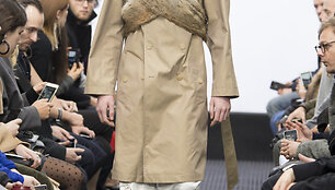 &bdquo;J.W. Anderson&ldquo; 2016 m. rudens-žiemos kolekcijos modelis