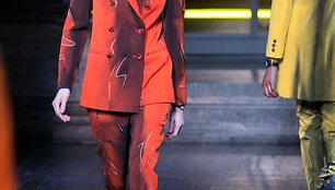 &bdquo;Moschino&ldquo; 2016 m. rudens-žiemos kolekcijos modelis