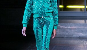 &bdquo;Moschino&ldquo; 2016 m. rudens-žiemos kolekcijos modelis