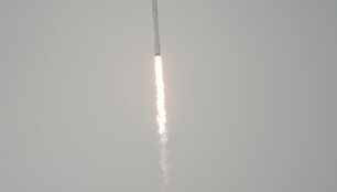 &bdquo;SpaceX&ldquo; raketa i&scaron;kėlė į orbitą palydovą