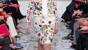 &bdquo;Schiaparelli&ldquo; 2016 m. pavasario-vasaros kolekcijos modelis