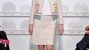 &bdquo;Schiaparelli&ldquo; 2016 m. pavasario-vasaros kolekcijos modelis