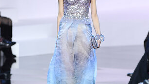 &bdquo;Giorgio Armani&ldquo; 2016 m. pavasario-vasaros kolekcijos modelis